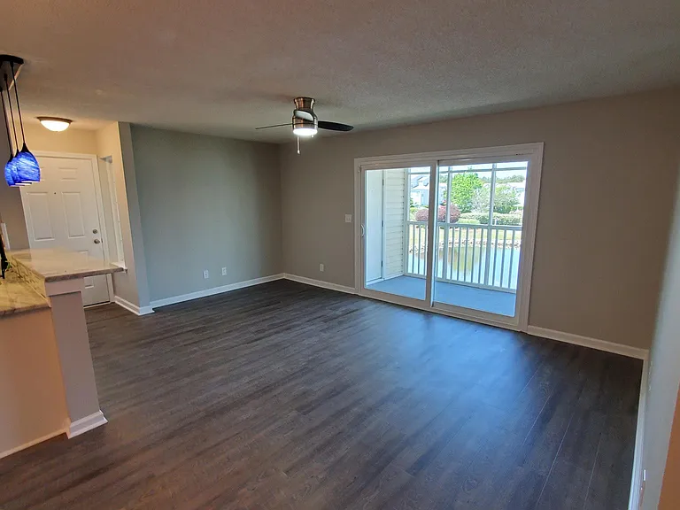2258 Essex Dr #H — Photo 6