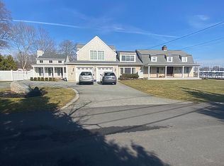 1 Mathewson Ln, Barrington, RI 02806