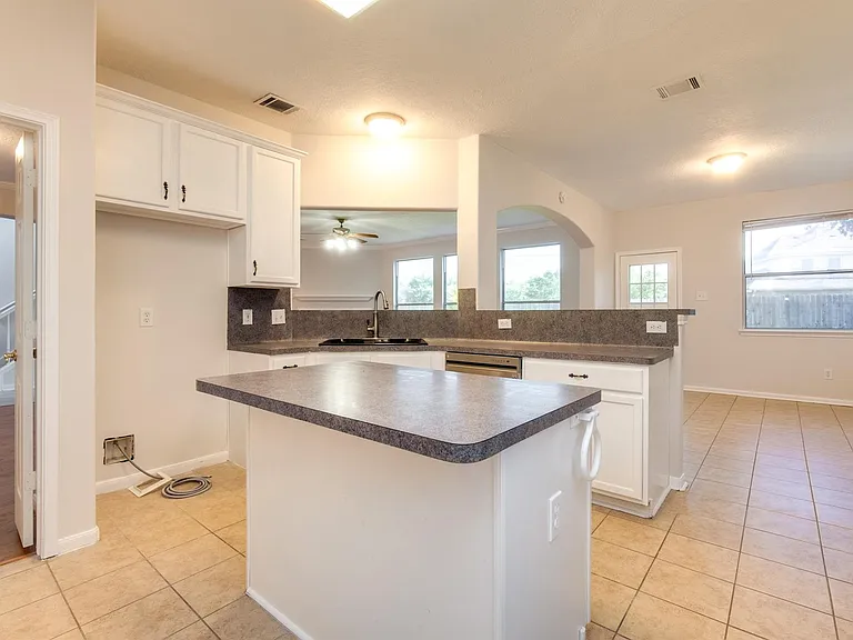 1907 Glen Eden Ct — Photo 18