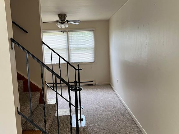 4th image of 1-11 Robin Dr #9
