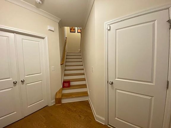 2nd image of 160 Blakemore Dr SE