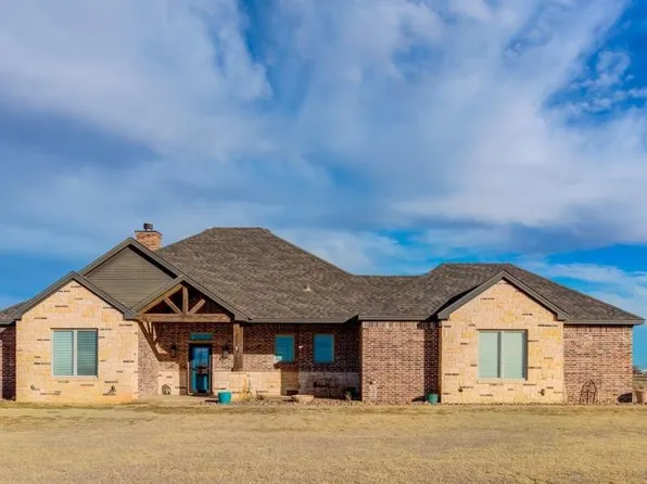 3913 Macaw, Ropesville, TX 79358