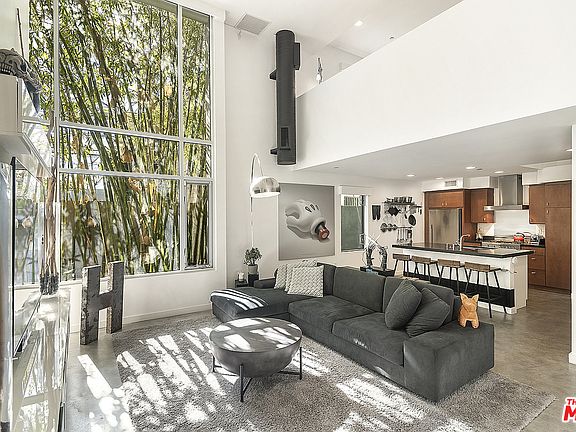 3rd image of 1120 N El Centro Ave APT 11