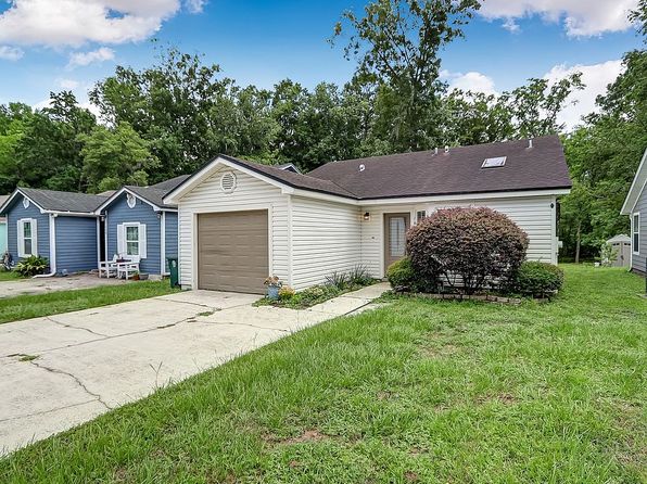 7826 Aquarius Cir S