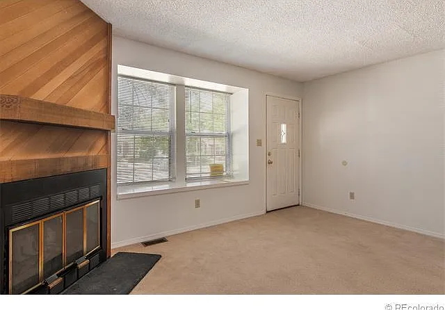 2 bed, 2.5 bath, 1088 sqft, $2,300 — Photo 3
