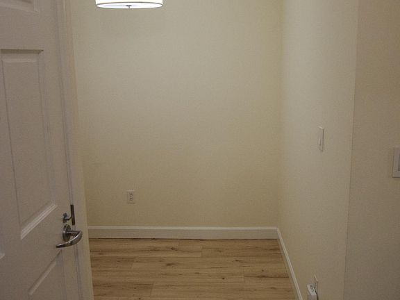 4th image of 690 Chestnut St APT 109