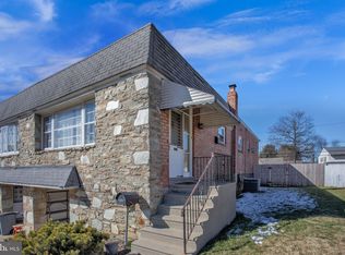 9974 Sandy Rd, Philadelphia, PA 19115
