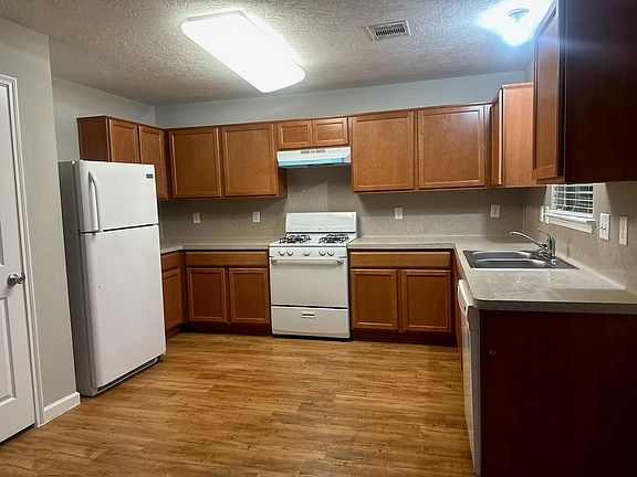 5th image of 18214 Tupper Bend Ln