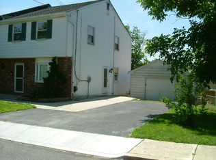 22 E Grant St, Phoenixville, PA 19460