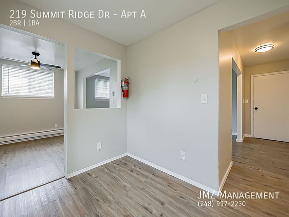 5th image of 219 Summit Ridge Dr Unit A