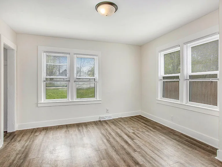 27 Colfax St NE #2 — Photo 16