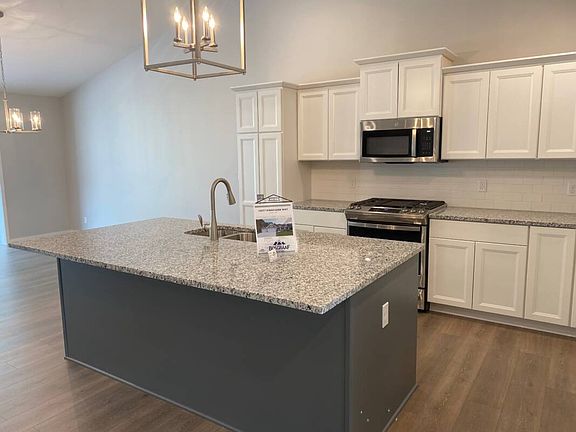 3rd image of 15077 Kingfisher Way