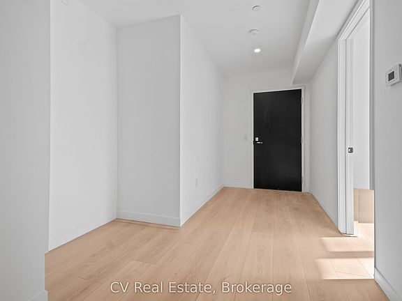 4th image of 61 Orchard Park Dr #402