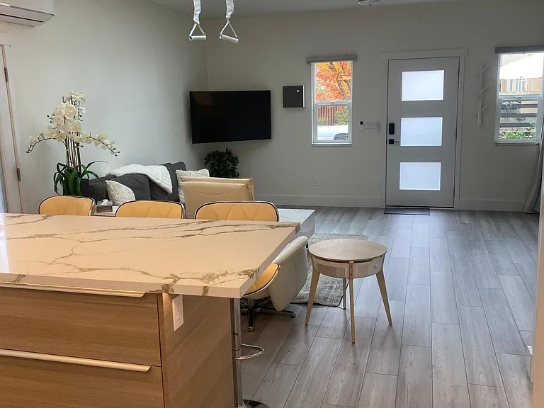 7261 Roycroft Dr #A — Photo 10
