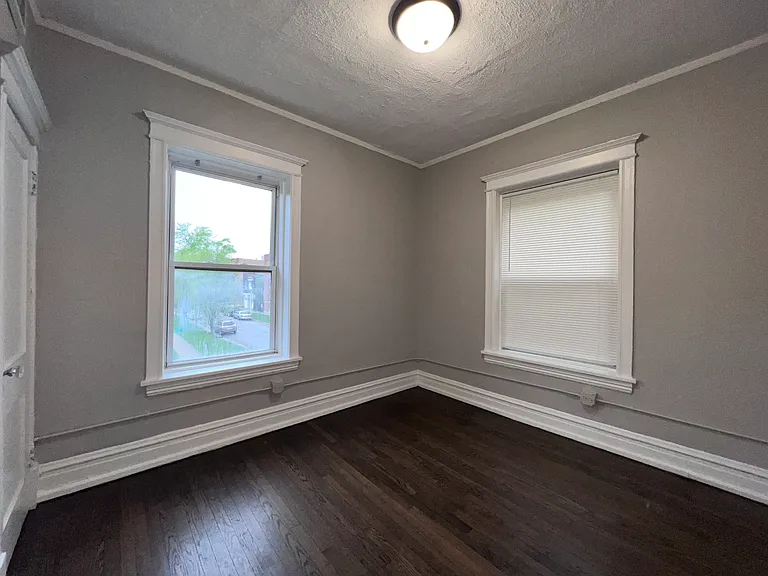 2707 E 78th St #2W — Photo 8