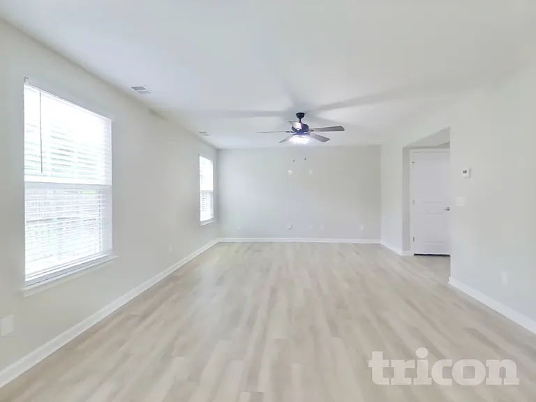 2902 Cherry Point Ln — Photo 2