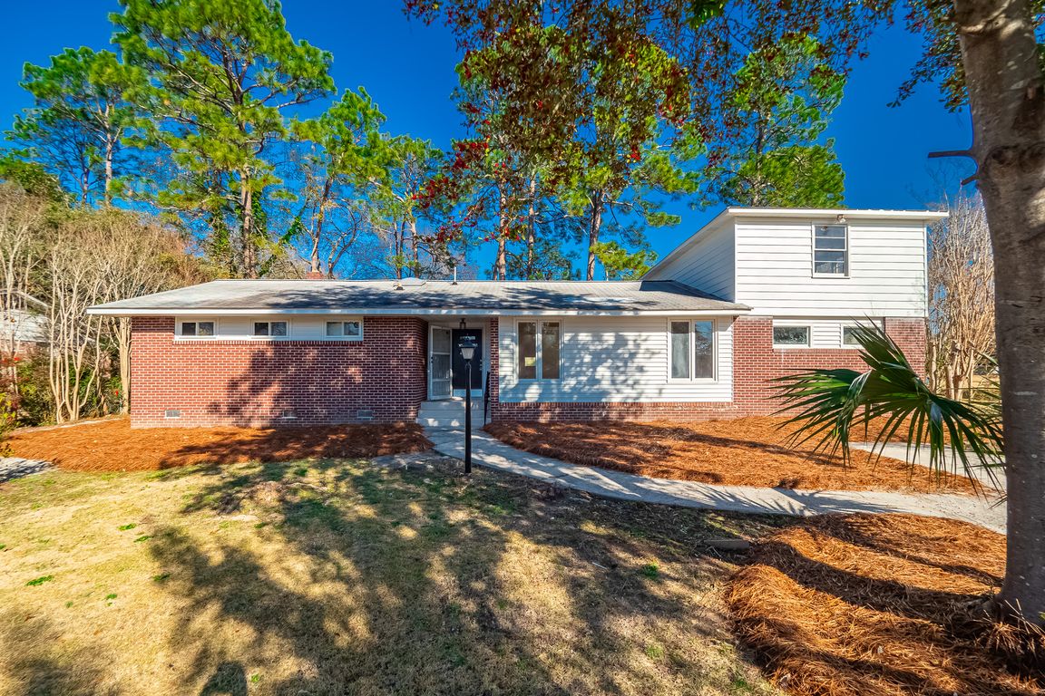 1842 Evelyn St Cayce SC