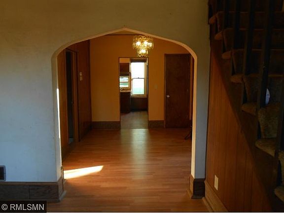 3rd image of 268 Curtice St W