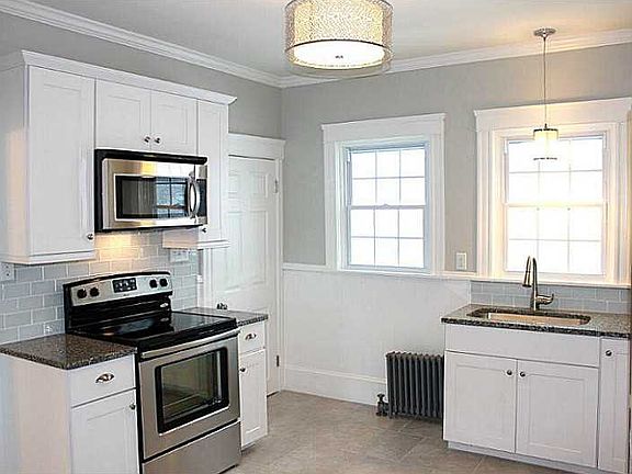 2nd image of 59 Ingraham St
