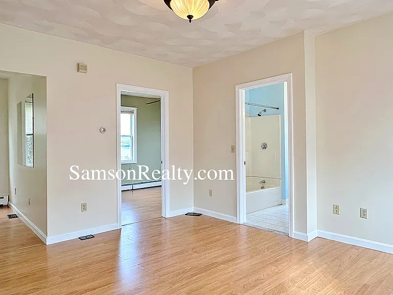 19 Sutton St #2 — Photo 5
