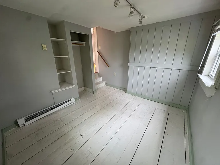 11 Russell Street — Photo 9