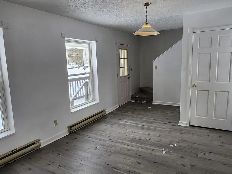 34 Armstrong St — Photo 6