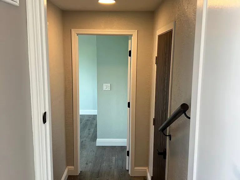7370 Pembroke Dr — Photo 16