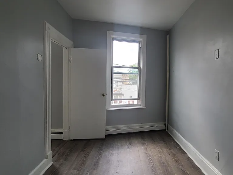 302 Summit Ave #1 — Photo 14