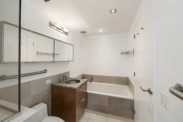 Rented by CORE | media 30