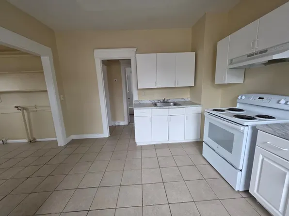 469 Huntington St, New Haven, CT