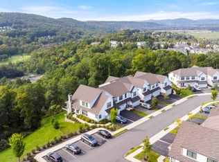 30 Primrose Ln, Hackettstown, NJ 07840
