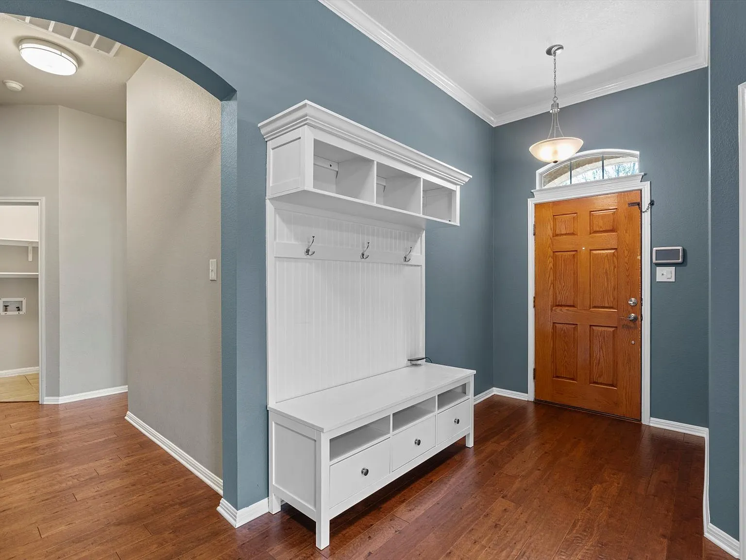 4 bed, 2461 sqft, $2,700 — Photo 3
