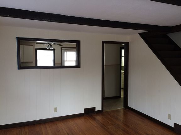 5th image of 909 Lancaster St