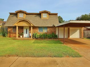 635 W Elder Dr, Mustang, OK 73064