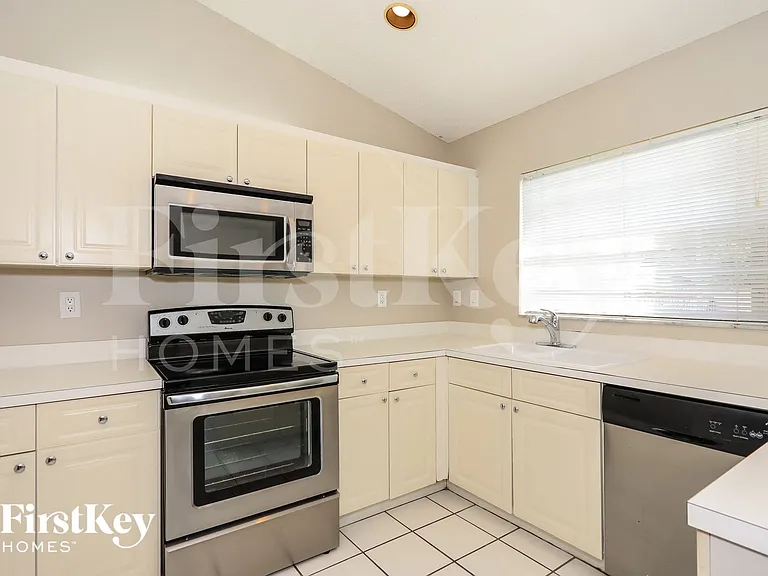 12324 SW 143rd Ln — Photo 7