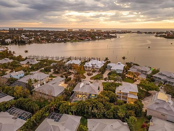 4th image of 746 Eagle Point Dr