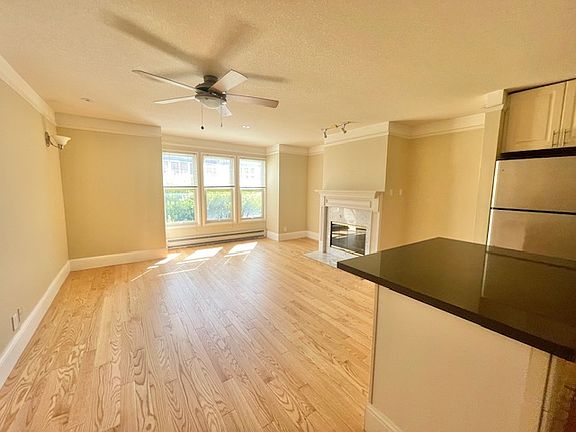 4th image of 2240 Union St APT 201