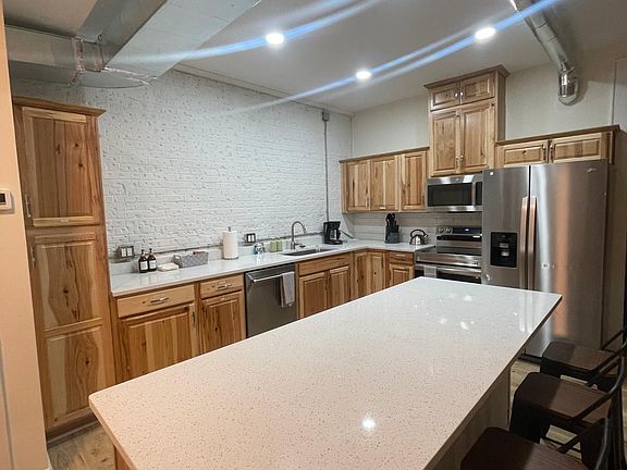 4th image of 120 Anderson St #A