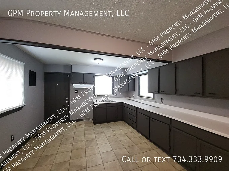 15129 McGuire St — Photo 6