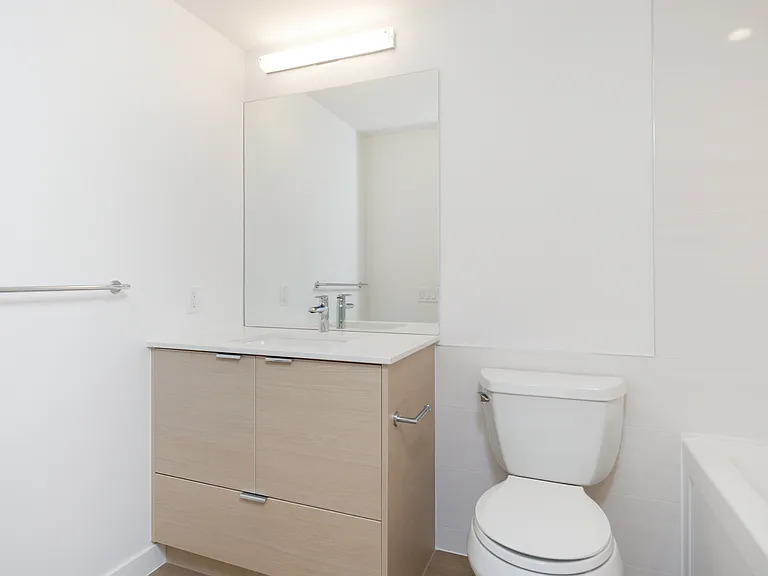 3655 Victoria Dr — Photo 20