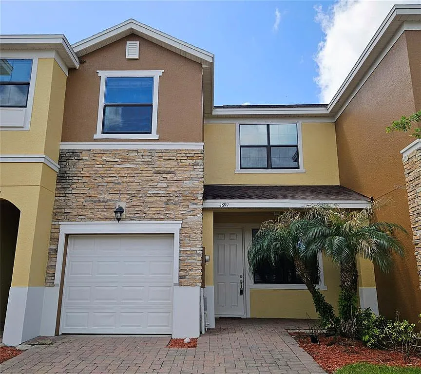 3 bed, 2.5 bath, 1687 sqft, $2,200 — Photo 1