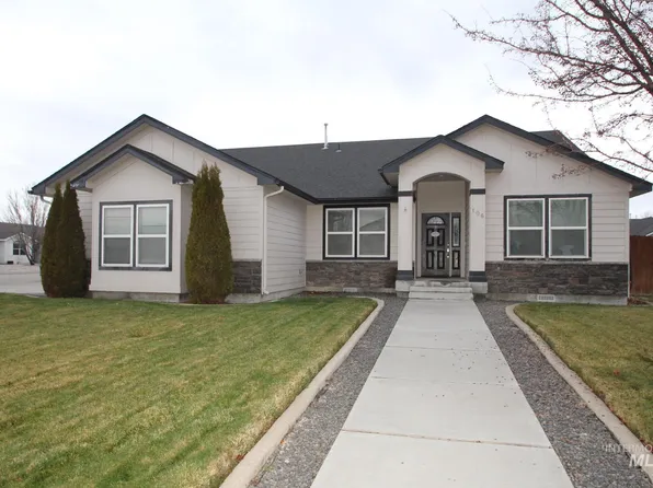 106 NE Windy St, Mountain Home, ID 83647