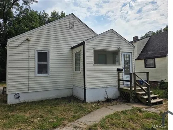 420 Scenic Dr, Saint Louis, MO 63137