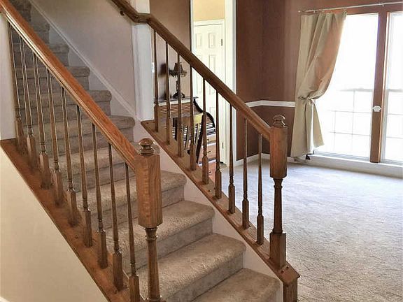 5th image of 413 Flagstone Cir