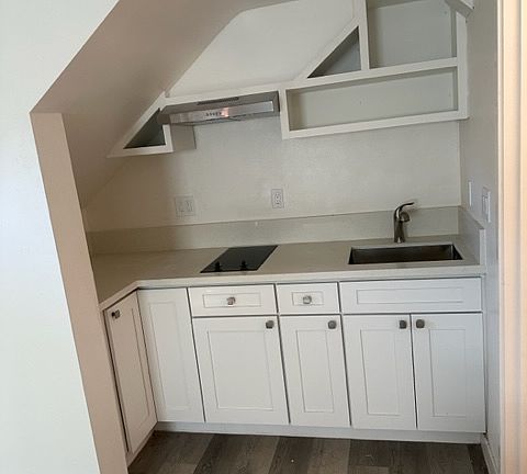 3rd image of 1538 W 83rd St #1/4
