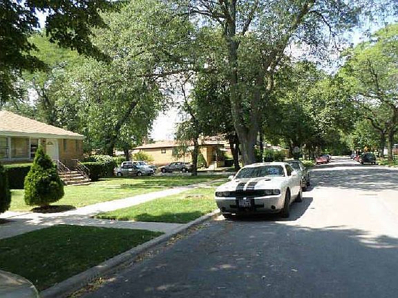 5th image of 2326 Bradley Pl