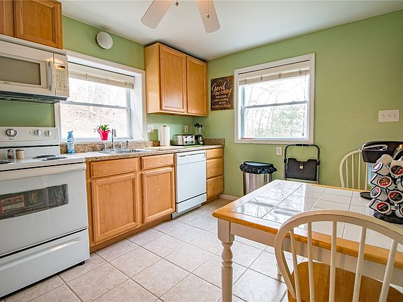 5th image of 2276 Hill Rd