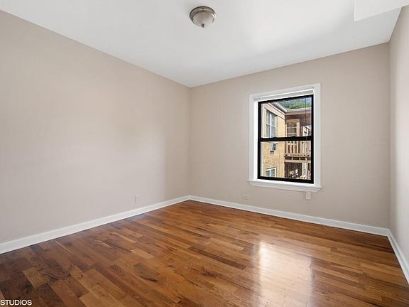 4th image of 1315 Oak Ave #11