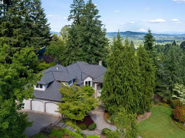 16260 SW Falcon Dr, Beaverton, OR 97007