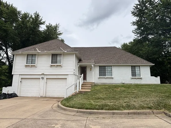 15045 Switzer Rd, Overland Park, KS 66221